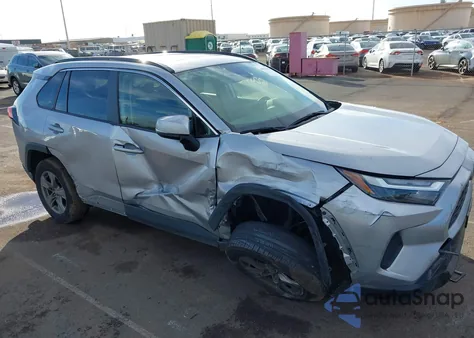 2022 Toyota Rav4 Xle z USA, uszkodzony, nr VIN JTMP1RFV8NJ040458